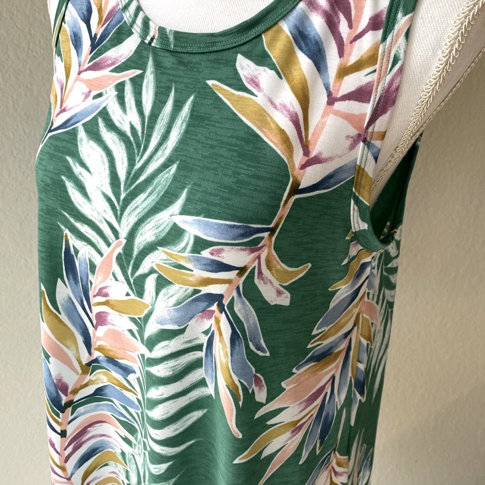 Bonbon NWOT vacation top size medium